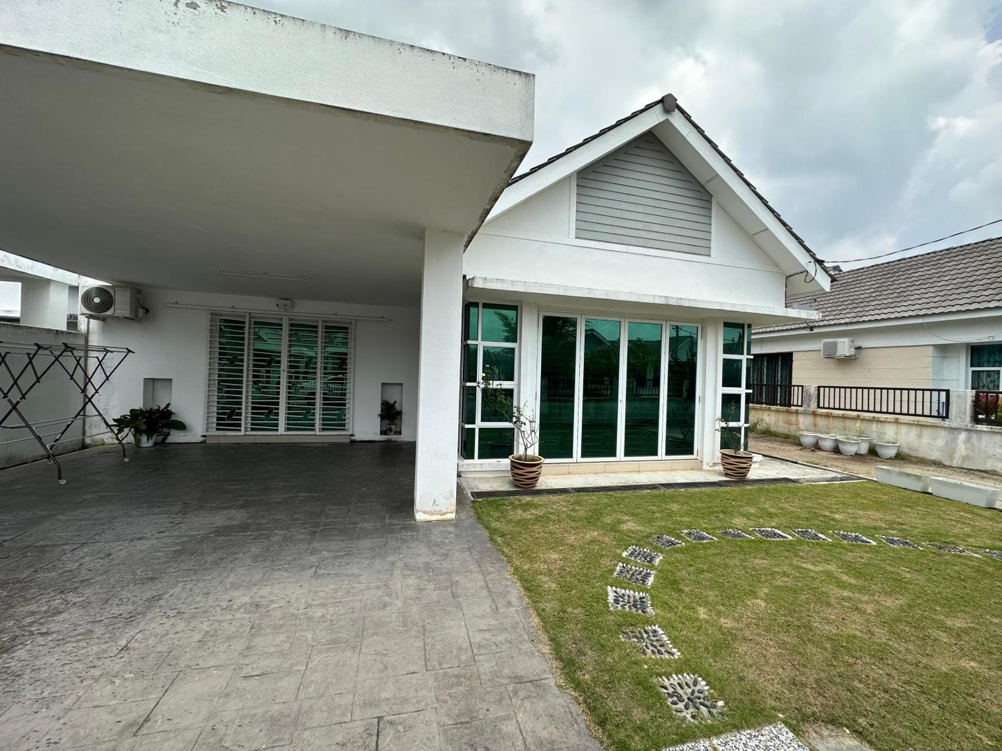 Aswadhuda Homestay Seri Iskandar Exteriör bild